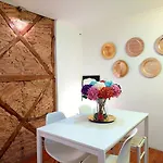 Apartman • Downtown • Walkable • Balcony