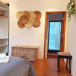 • Downtown • Walkable • Balcony Lisboa