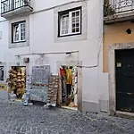 • Downtown • Walkable • Balcony Lisboa